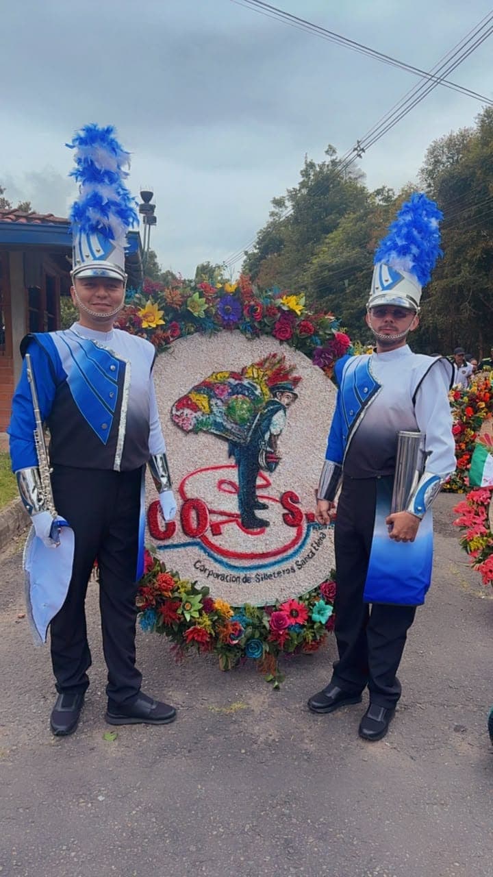 XVIII Desfile de Silleteritos — foto 3